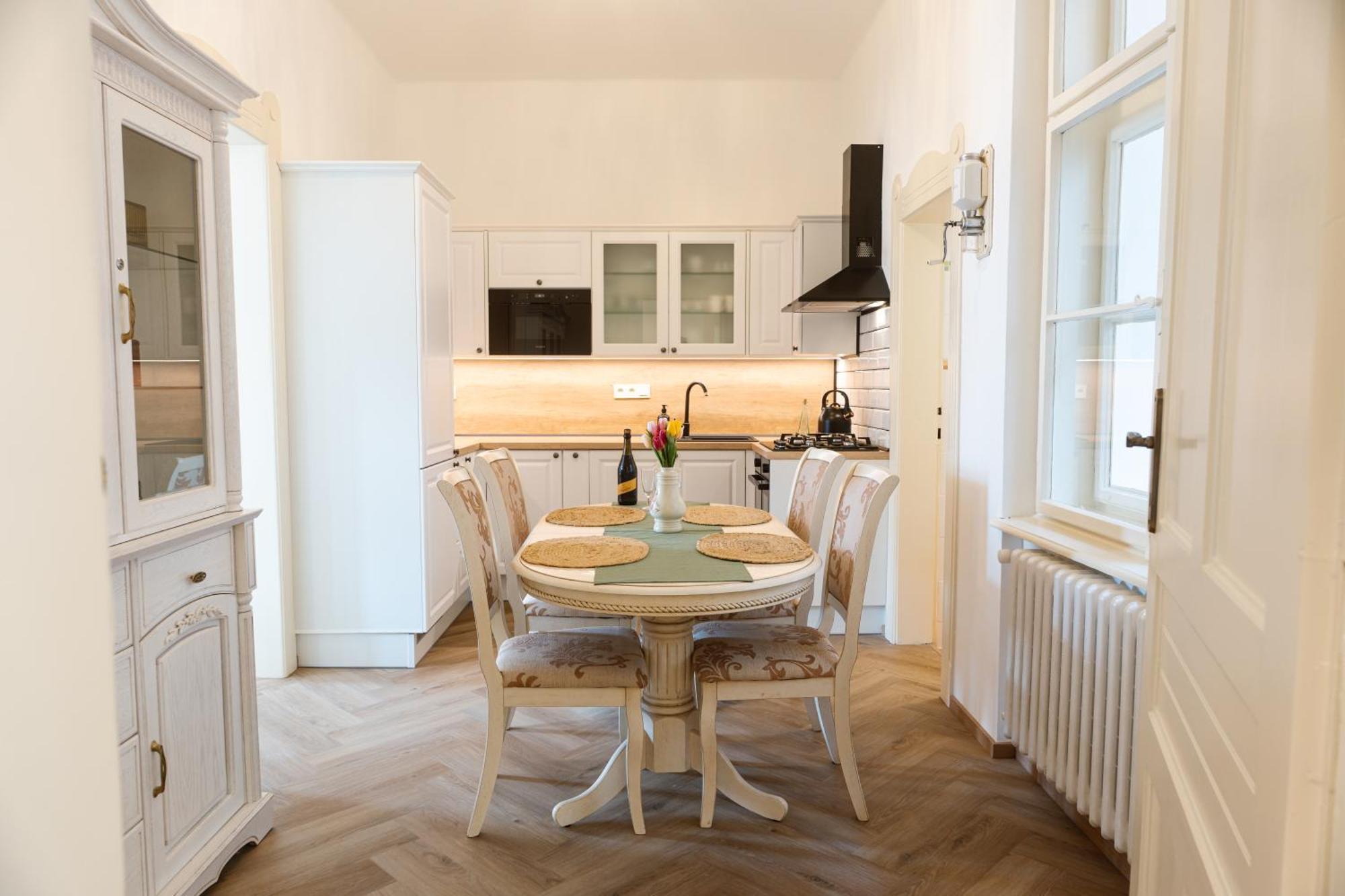 Franz Josef Apartmany, Apartman Zita 德辛 外观 照片